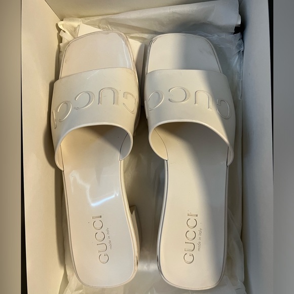 GUCCI RUBBER WHITE SANDAL - Picture 1 of 2